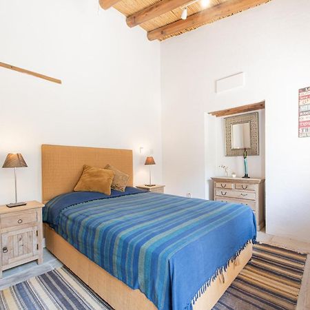 לרנקה The Carob Tree Villa - Rustic Luxury Home With Access To Pool And Restaurant מראה חיצוני תמונה