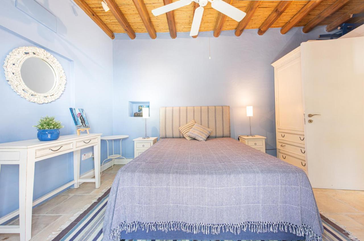 לרנקה The Carob Tree Villa - Rustic Luxury Home With Access To Pool And Restaurant מראה חיצוני תמונה
