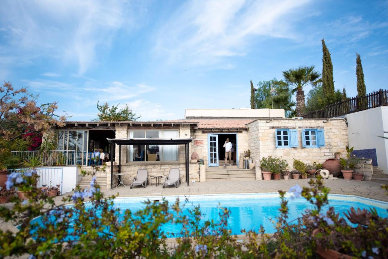לרנקה The Carob Tree Villa - Rustic Luxury Home With Access To Pool And Restaurant מראה חיצוני תמונה